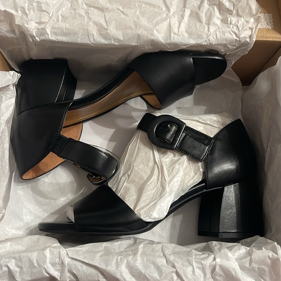 Vionic Chardonnay Black - Picture 7 of 9